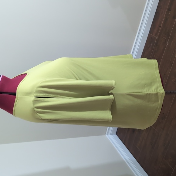 Susan Graver| Greenish Yellow Short Sleeved Blouse With Buttoned Slit Sleeves - Picture 4 of 15